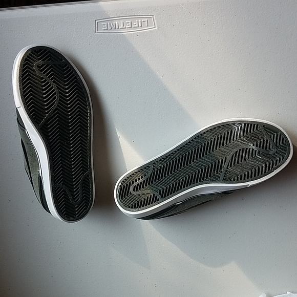 Kids size 3.5Y nike skateboarding & co - Picture 10 of 10